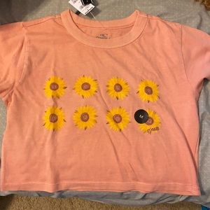 O’neill pink cropped shirt. Size medium.